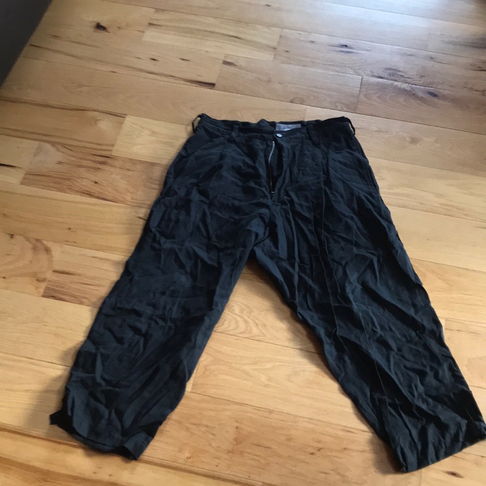 - Yohji Yamamoto cropped pants 🌺